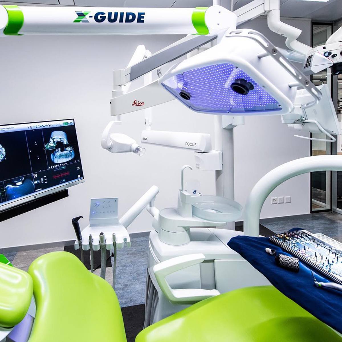clínica dental con X-Guide